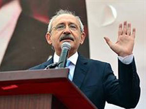 AB'ye efelenerek sorun çözülmez