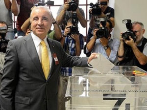 Aysal yeniden başkan