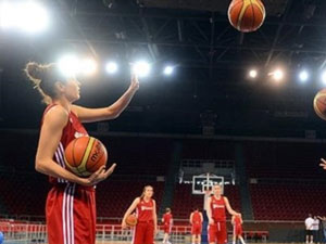 "Potanın Perileri' liderlik için sahada