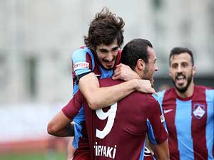 4 futbolcu sözleşme imzaladı