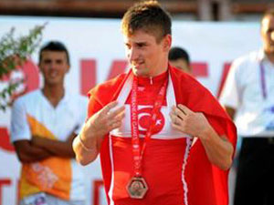 Türkiye'ye ilk madalyayı kazandırdı