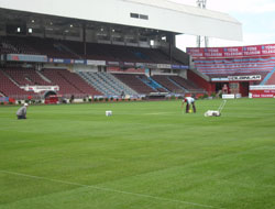 Avni Aker Trabzonspor'a kalsın