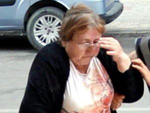 70 yaşındaki kadının yaptığına bakın