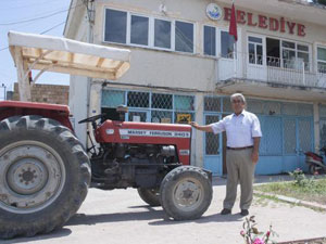 MHP'li belediyenin makam aracına haciz!