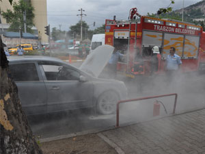 Trabzon'da araç yangını
