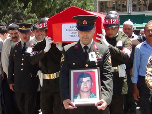 Sinop şehidini uğurladı...