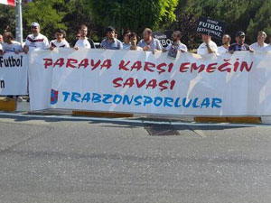 Federasyona Beyaz çelenk konuldu