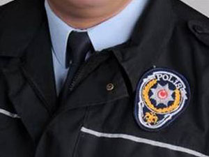 Polis memuru adliye önünde intihar etti