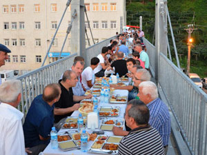 Rize'de ilginç iftar!