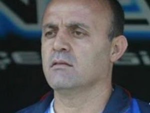 TS eski antrenörü takımıyla yolları ayırdı