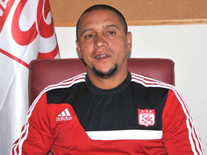 Roberto Carlos'un diplomasında kriz