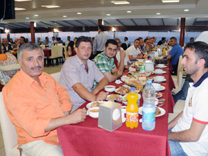 2. el oto galericiler iftarda buluştu