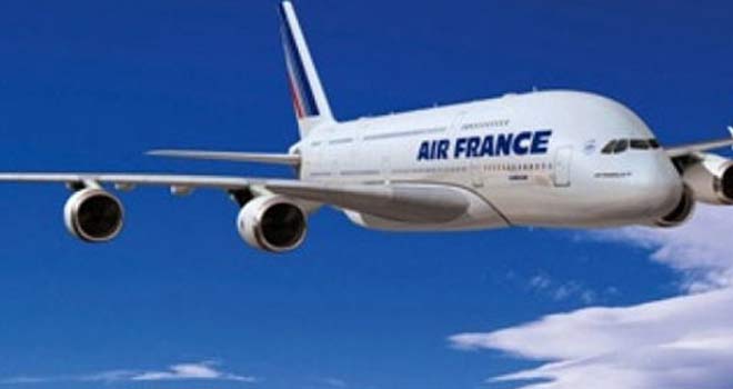 Uçakta dehşete düşüren olay!