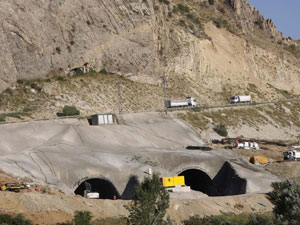 Kop Dağı Tüneli'nde sona geliniyor
