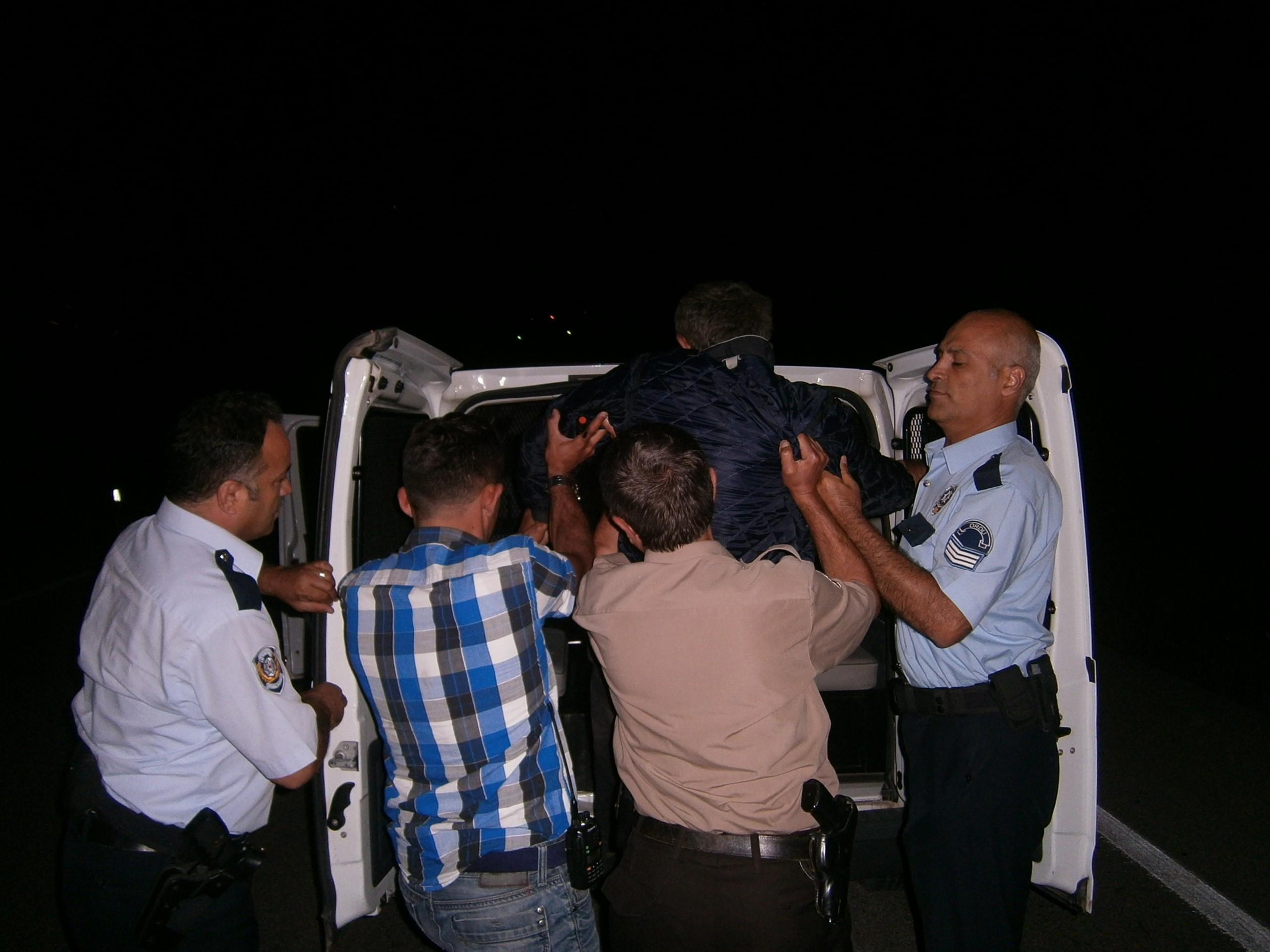 Polis bakın kimi kovaladı!