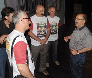 Gümrükçüoğlu'ndan sanata destek