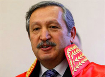 Yargıtay Eski Başkanı kazada yaralandı