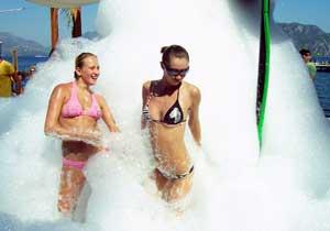 Marmaris'te Köpük Banyosu