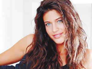 O ünlü heryerde aranıyor!