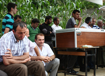 Gencecik fidanlar toprağa verildi