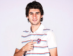 Futbolcular turu kime armağan etti?