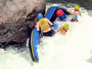 Tatilciler soluğu Rize'de raftingte aldı!