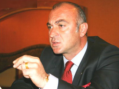 Çakıroğlu:" İyi bir forvet alacağız"