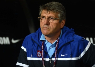 Akçay'dan oyunculara sert uyarı!