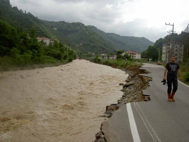 Trabzon'da Heyelan 2 kişi kayıp