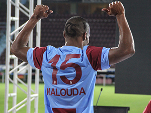 Neden 15 numara giyiyor?