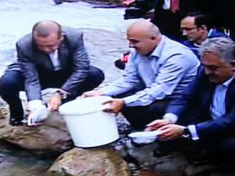 Başbakan'ın memleket turu sürüyor