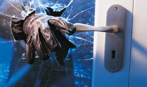 Gündüz vakti 4 eve girdi