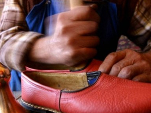 Tamir için verdiği ayakkabıları kaybolunca...