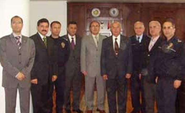 Eski Vali'den Emniyet'e ziyaret