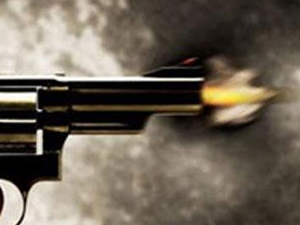 Belediye Başkanının makam aracı kurşunlandı