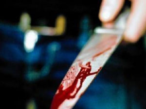 Eski belediye başkanı kendini bıçakladı