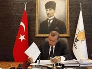 Başbakan'ın masasındaki son anket!