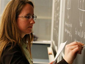 Öğretmen adaylarına atama umudu