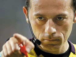 Cüneyt Çakır'a "Devler Ligi" görevi..