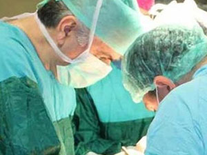 Kız çocuğu ameliyatla erkek oldu