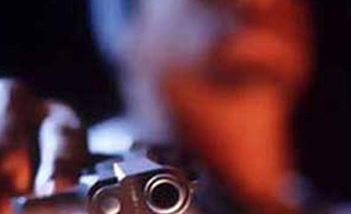 Kurşun yağmuruna tutuldu