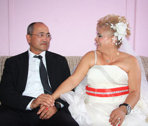 Gönül gözüyle aşık olup evlendi!