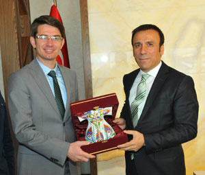 Ak Parti'den belediye başkanına ziyaret