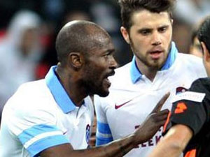 Zokora göz doldurdu