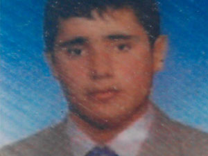 Fabrikanın çatısından düşen genç toprağa verildi