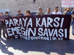 TS taraftarından Vatikan'a çıkarma!