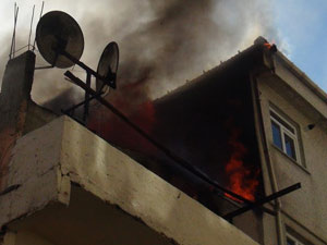 Çocuğunu alevlerin arasında zannedince...!