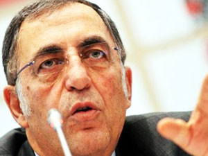 Özerten'in dünyadan haberi yok !