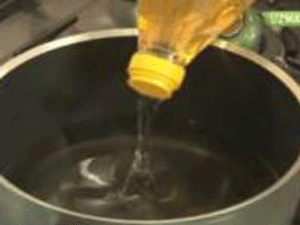 Eşi aldatınca öyle bir şey yaptı ki! KIZGIN YAĞI...