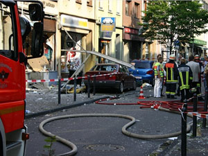 Patlama tehlikesi 3 bin kişiyi evinden etti